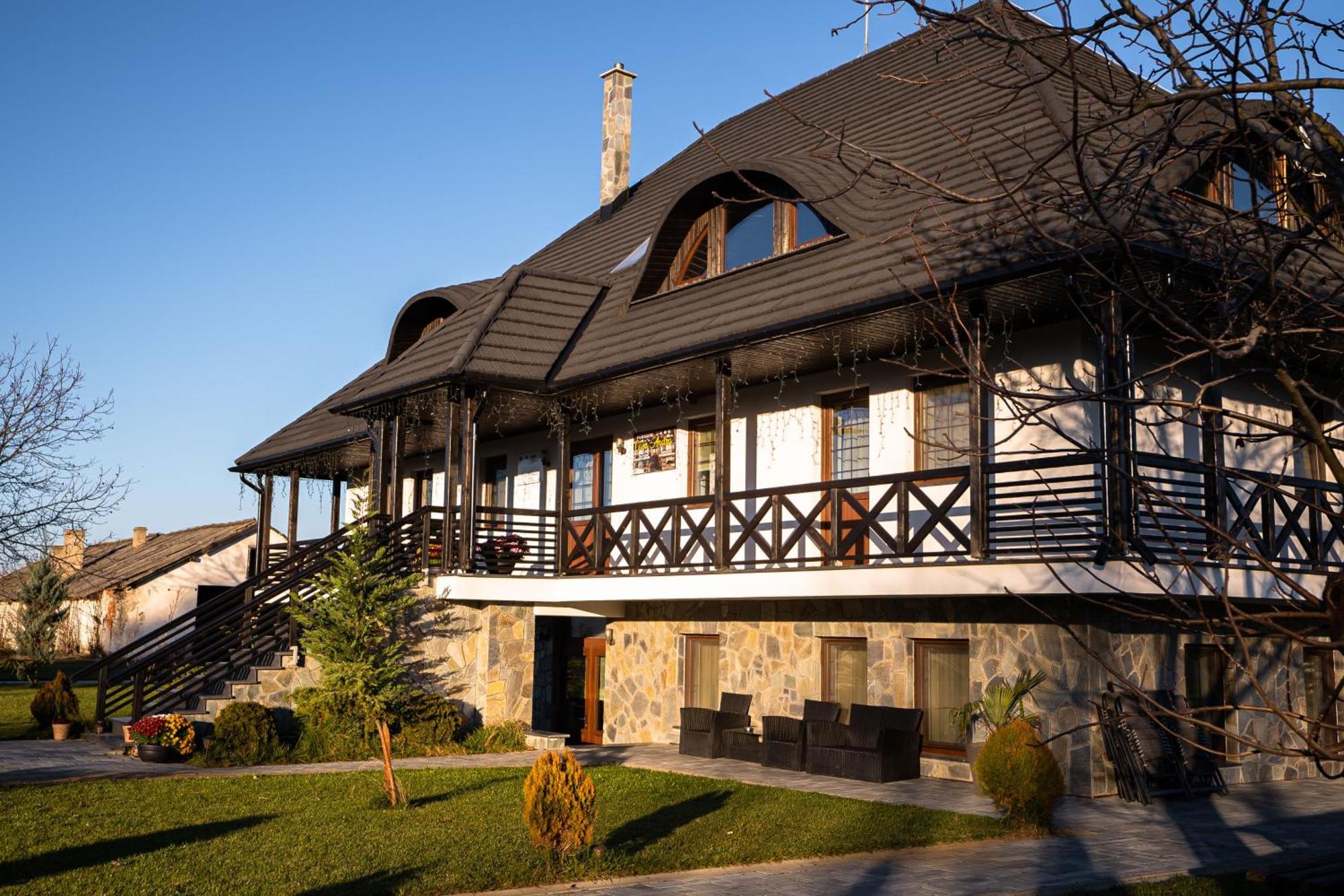 Готель Casa Andra Siret Екстер'єр фото
